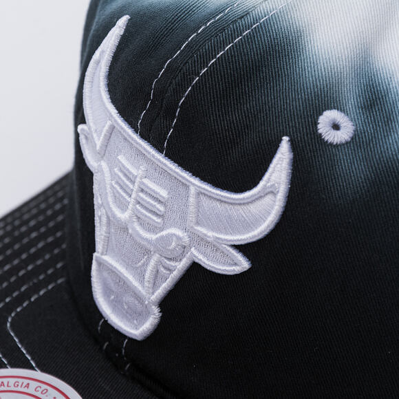 Kšiltovka Mitchell & Ness - Dip Dye Pro Snapback - Chicago Bulls - Black