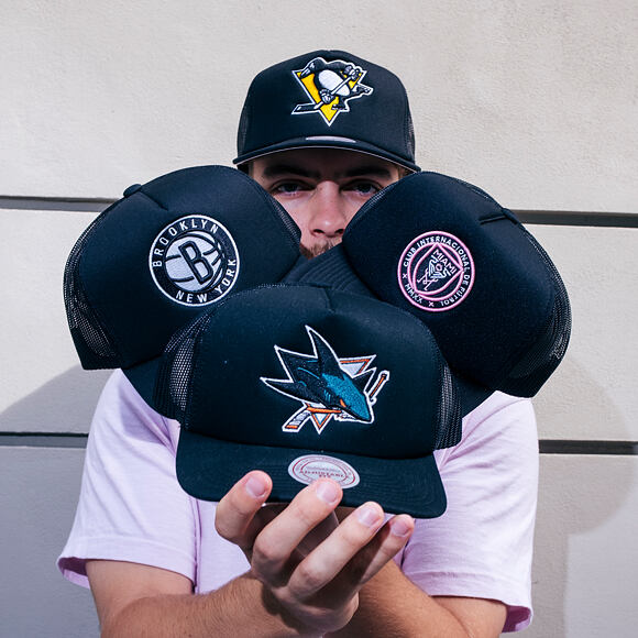 Kšiltovka Mitchell & Ness - Evergreen Trucker - San Jose Sharks - Black