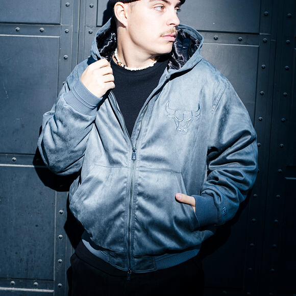 Bunda New Era - NBA Suede Hooded Jacket - Chicago Bulls - Grape