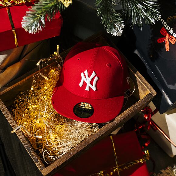 Kšiltovka New Era - MLB Basic 59FIFTY - NY Yankees - Scarlet / White