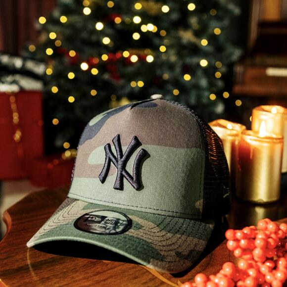 Kšiltovka New Era - MLB Clean Trucker 9FORTY Trucker - NY Yankees - Woodland Camo / Black