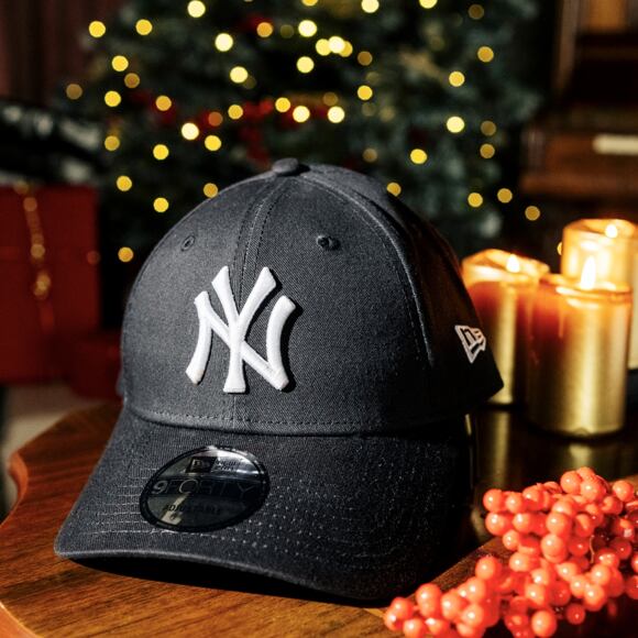 Kšiltovka New Era - MLB Essential 9FORTY - NY Yankees - Black / White