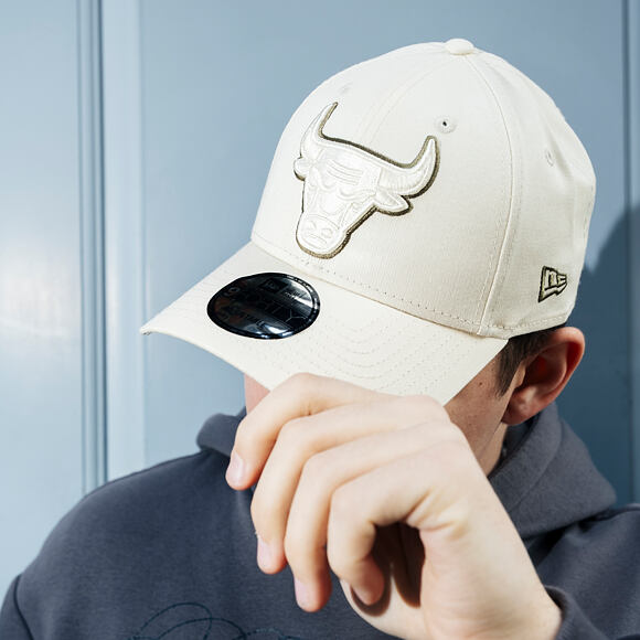 Kšiltovka New Era - NBA Team Outline 9FORTY - Chicago Bulls - Cream