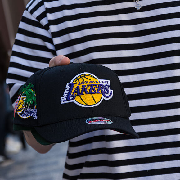 Kšiltovka Mitchell & Ness  - NBA Classic Red Snapback Custom Patch - Los Angeles Lakers - Black