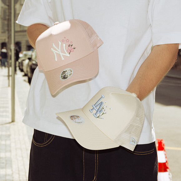 Dámská Kšiltovka New Era - MLB Floral 9FORTY A-Frame Trucker - LA Dodgers - Cream / Sky Blue