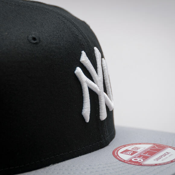 Kšiltovka New Era 9FIFTY Cotton Block New York Yankees Snapback Black / Grey
