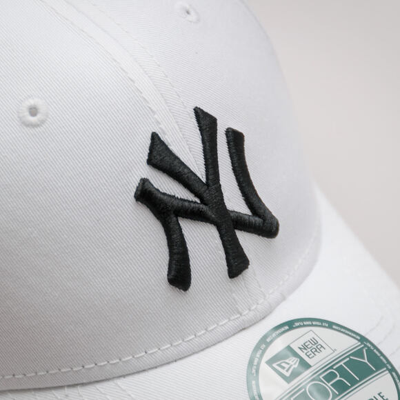 Kšiltovka New Era 9FORTY MLB League Basic New York Yankees Strapback White / Black