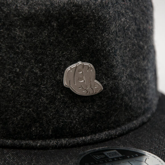 Kšiltovka New Era Mini Metal Logo Black 9FIFTY Snapback