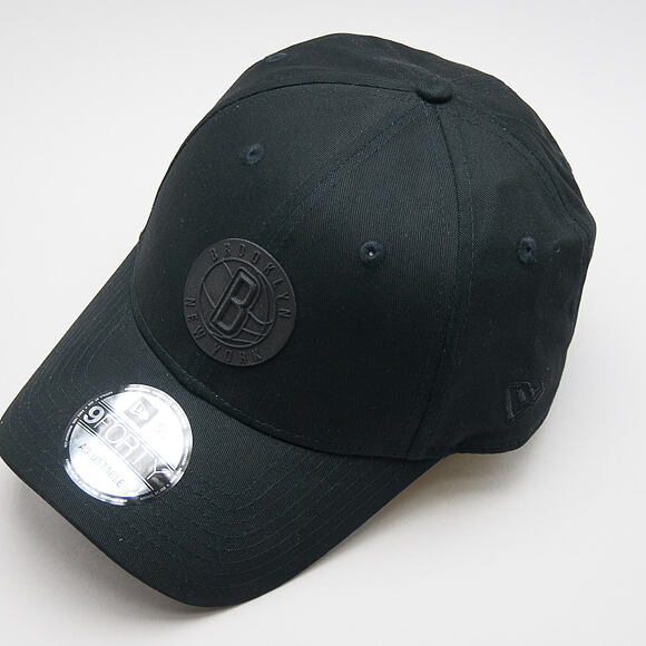 Kšiltovka New Era Rubber Logo Brooklyn Nets 9FORTY Black Strapback