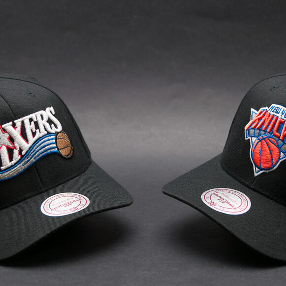 Kšiltovka Mitchell & Ness Team Logo Flexfit 110 New York Knicks Black Snapback