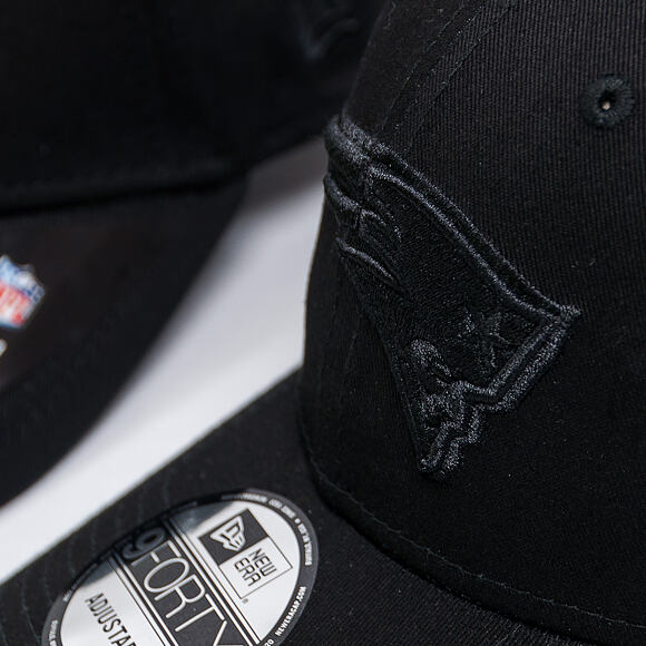 Kšiltovka New Era 9FORTY New England Patriots Black/Black Snapback