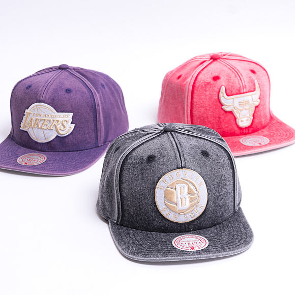 Kšiltovka Mitchell & Ness Chicago Bulls JS18253 Snow Washed Natural