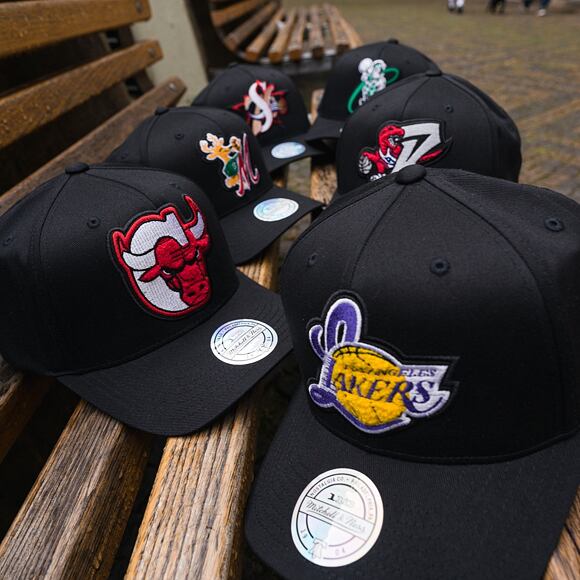 Kšiltovka Mitchell & Ness INTL839 Los Angeles Lakers Letterman 110 Snapback