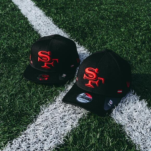 Kšiltovka New Era 39THIRTY NFL20 Sideline Home San Francisco 49ers Stretch Fit Black / Team Color