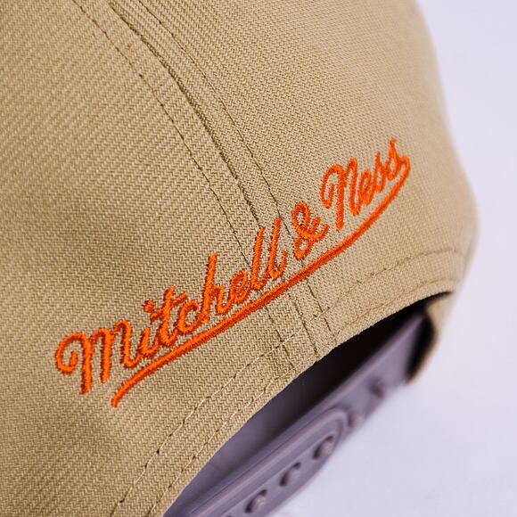 Kšiltovka Mitchell & Ness CLASSIC CANVAS SNAPBACK New York Knicks Tan