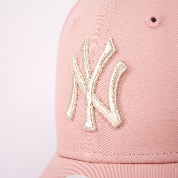 Dámská Kšiltovka New Era 9FORTY Womens MLB Metallic Logo New York Yankees Pink Rouge / Silver