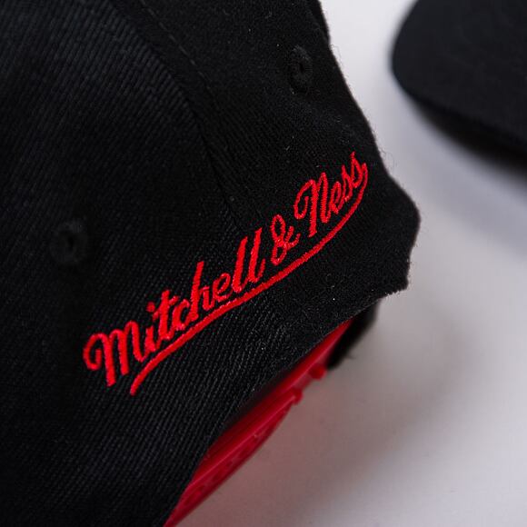 Kšiltovka Mitchell & Ness NHL Team 2 Tone Cr Red Wings Black