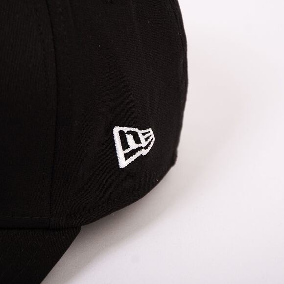 Kšiltovka New Era - Flag Logo 39THIRTY - Black