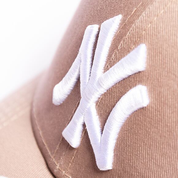 Dámská Kšiltovka New Era 9FORTY Womens MLB League Essential New York Yankees Pastel Brown / Chrome W