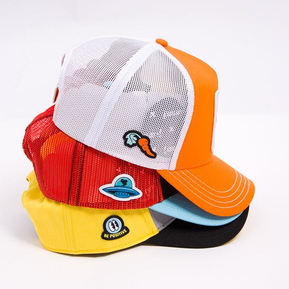 Kšiltovka Capslab - Trucker Looney Tunes - Marvin the Martian - UFO - Black / Turqouise
