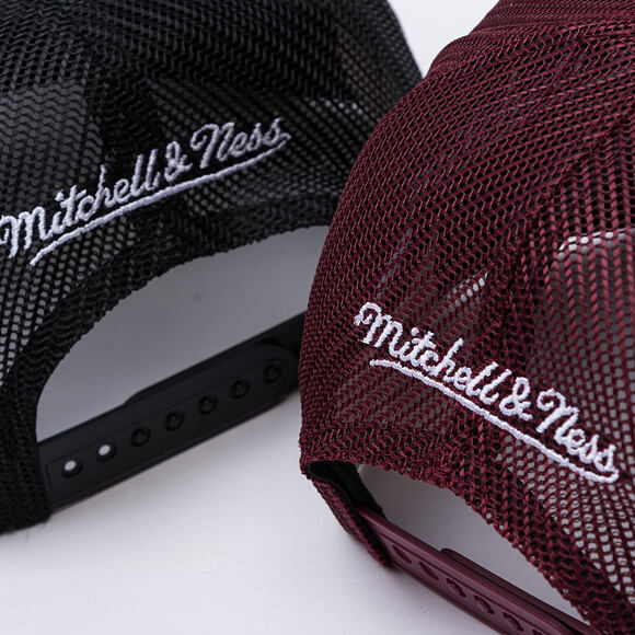 Kšiltovka Mitchell & Ness - Gridlock Trucker - Chicago Blackhawks - White