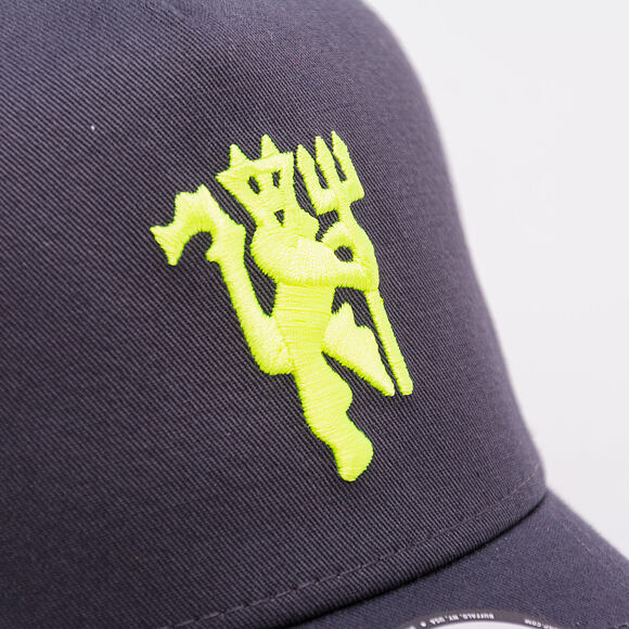 Kšiltovka New Era - Seasonal 9FORTY Trucker - Manchester United FC - Graphite / Cyber Yellow