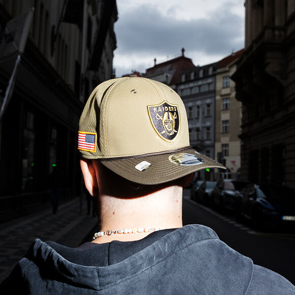 Kšiltovka New Era - NFL25 "Salute to Service" - 9SEVENTY Stretch-Snap - Las Vegas Raiders
