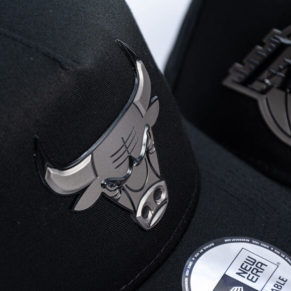 Kšiltovka New Era - NBA Metallic 9FORTY A-Frame - Chicago Bulls - Black