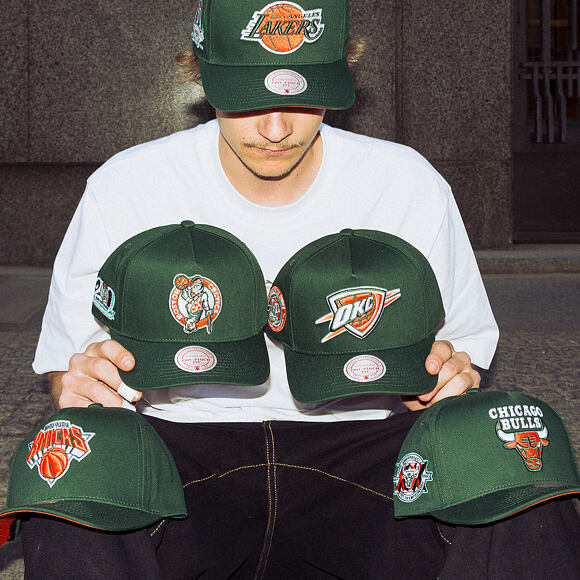 Kšiltovka Mitchell & Ness - NBA - Emerald Slam - New York Knicks - Green/Orange
