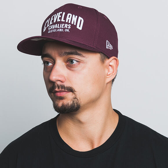 Kšiltovka New Era Felt Script Cleveland Cavaliers 9FIFTY Maroon/White Snapback