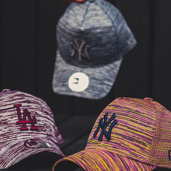 Kšiltovka New Era 9FORTY A-Frame New York Yankees Engineered Fit Navy/Pink/Purple Snapback