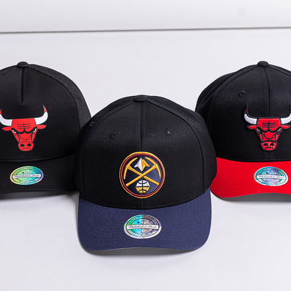 Kšiltovka Mitchell & Ness Chicago Bulls INTL285 2 TONE 110