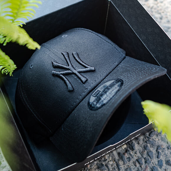 Kšiltovka New Era 9FORTY Snapback New York Yankees Black / Black