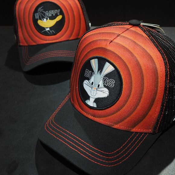 Kšiltovka Capslab Trucker Looney Tunes - Bugs Bunny 1