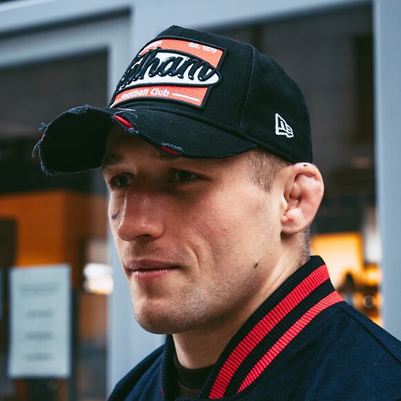 Kšiltovka New Era 9FORTY A-Frame Oversized Patch Fulham FC Snapback Black / Scarlet