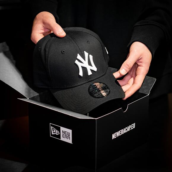 Kšiltovka New Era - 39THIRTY League Basic - NY Yankees - Black / White