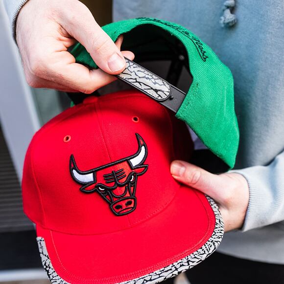 Kšiltovka Mitchell & Ness Chicago Bulls Day 3 Snapback Red / White