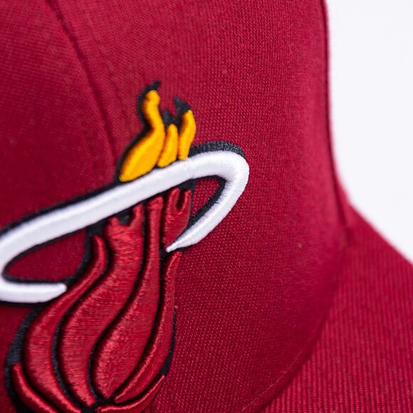 Kšiltovka Mitchell & Ness Team Ground 2.0 Snapback Miami Heat Maroon