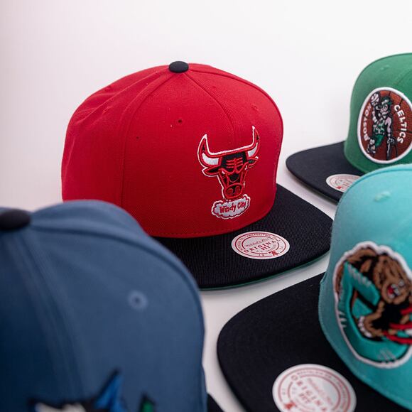 Kšiltovka Mitchell & Ness Chicago Bulls Team 2 Tone 2.0 Snapback HWC Red / Black