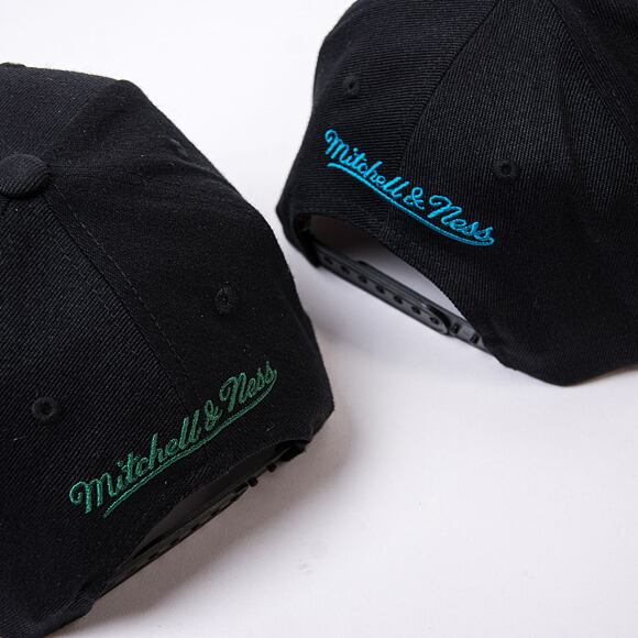Kšiltovka Mitchell & Ness NBA Team Logo Hc Cr Snapback Bucks Black