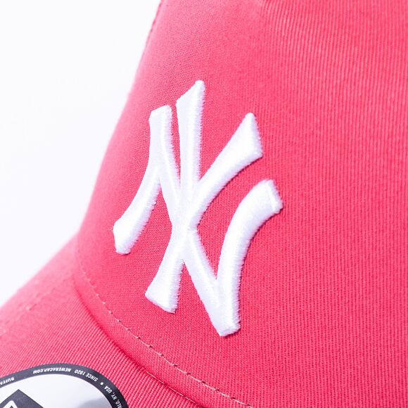 Kšiltovka New Era 9FORTY A-Frame Trucker MLB League Essential New York Yankees Litmus Pink / White