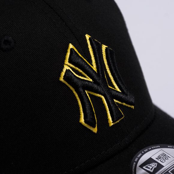 Kšiltovka New Era 9FORTY MLB Team Outline New York Yankees Black / Pineapple