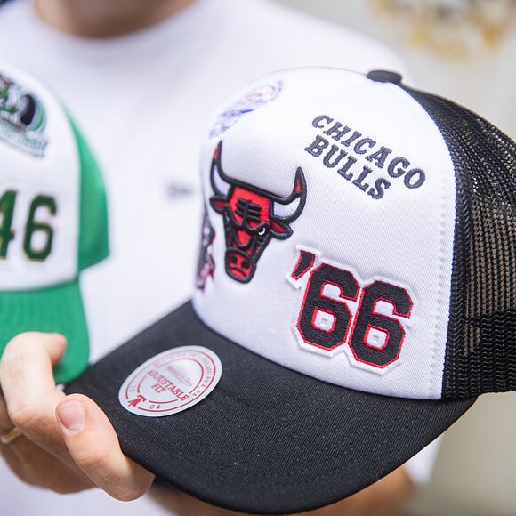 Kšiltovka Mitchell & Ness - Gridlock Trucker - Chicago Bulls - White
