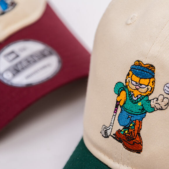 Kšiltovka New Era - Garfield at Golf Course 9TWENTY - Cream / Dark Green