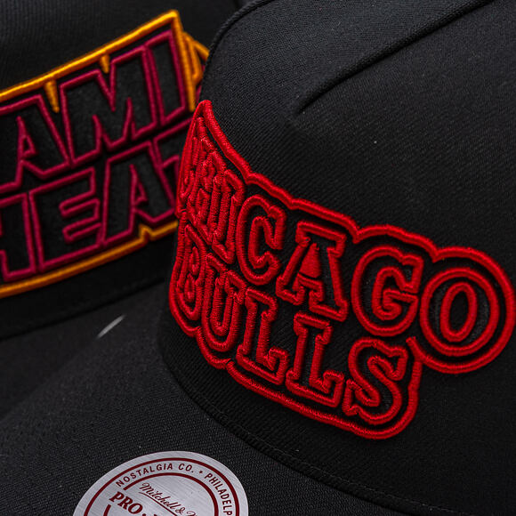 Kšiltovka Mitchell & Ness - NBA Class Act Pro - Chicago Bulls - Black