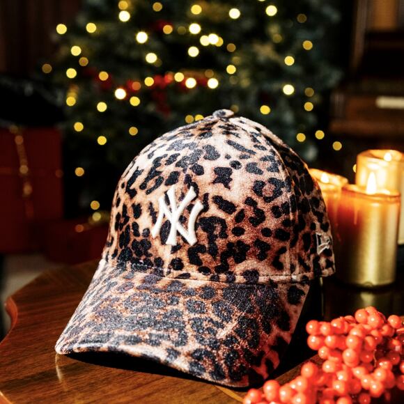 Dámská Kšiltovka New Era - MLB Womens Leo Velour 9FORTY - NY Yankees - Brown / Cream