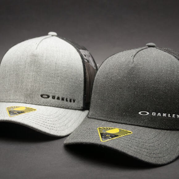 Kšiltovka Oakley Chalten Trucker Cap Black Jet