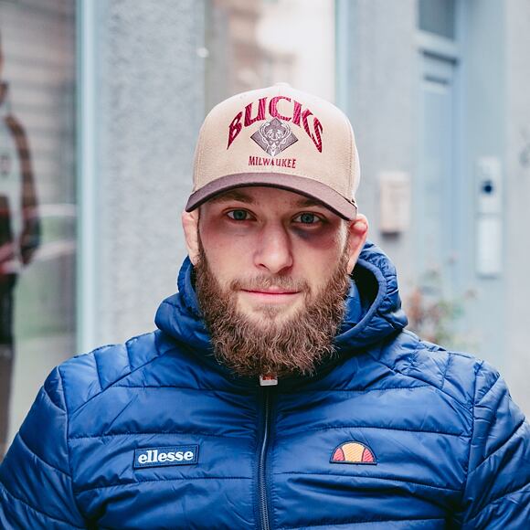 Kšiltovka Mitchell & Ness INTL849 Milwaukee Bucks Embrace 110 Snapback