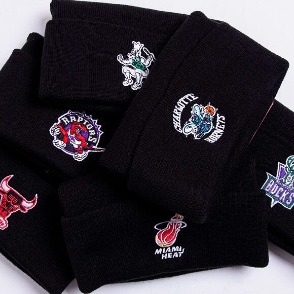 Kulich Mitchell & Ness Boston Celtics HWC Team Logo Cuff Knit Black