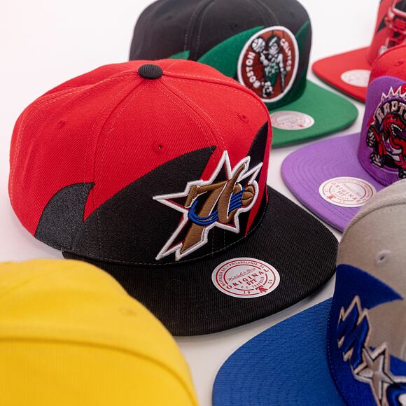 Kšiltovka Mitchell & Ness Sharktooth Snapback HWC Philadelphia 76ers Black / Red